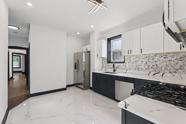 8032 S Carpenter Street, Chicago, IL 60620