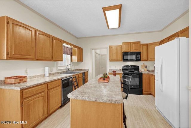 6608 Shire Lane, Wilmington, NC 28411