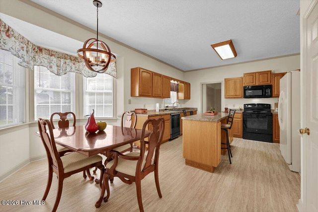 6608 Shire Lane, Wilmington, NC 28411