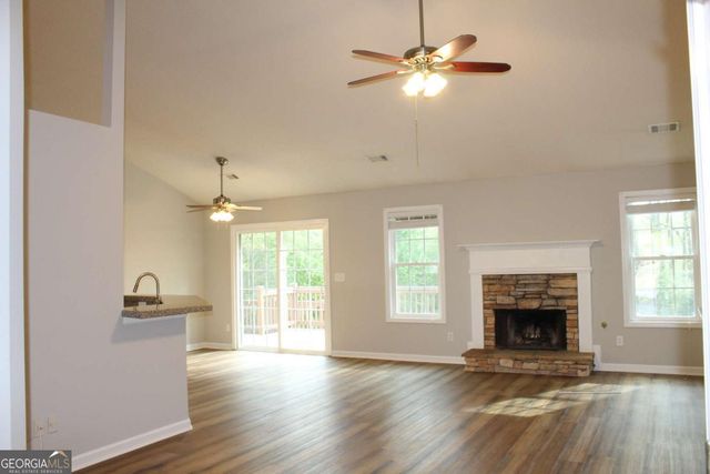 5294 Autumn Run Drive, Powder Springs, GA 30127