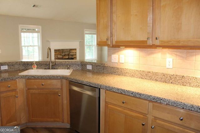 5294 Autumn Run Drive, Powder Springs, GA 30127