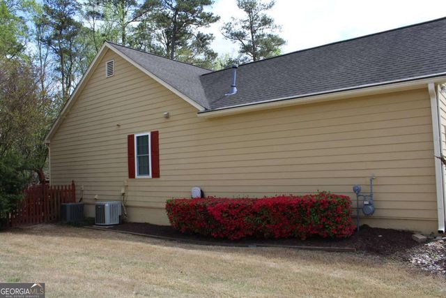5294 Autumn Run Drive, Powder Springs, GA 30127
