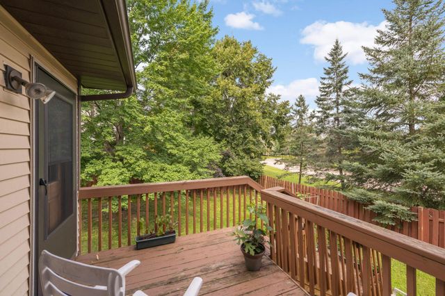 1414 Corral Lane, Woodbury, MN 55125