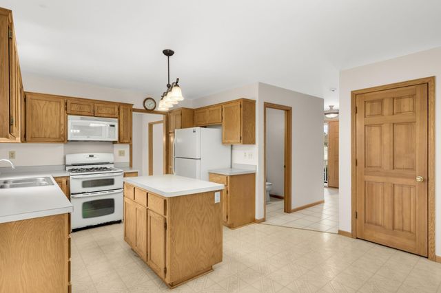 1414 Corral Lane, Woodbury, MN 55125