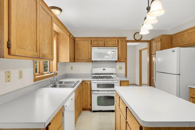 1414 Corral Lane, Woodbury, MN 55125