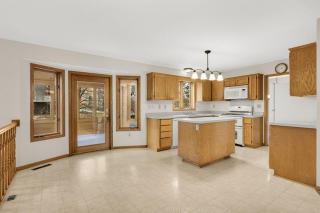 1414 Corral Lane, Woodbury, MN 55125