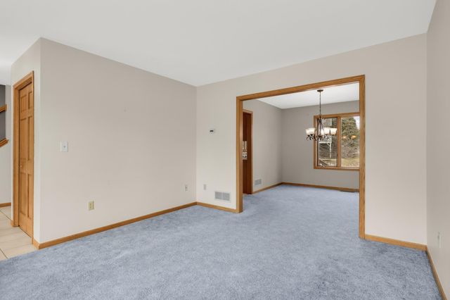 1414 Corral Lane, Woodbury, MN 55125