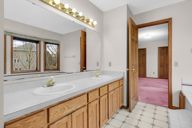 1414 Corral Lane, Woodbury, MN 55125