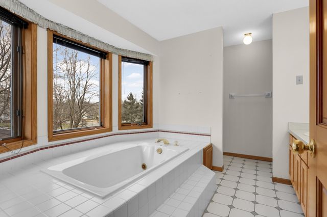 1414 Corral Lane, Woodbury, MN 55125