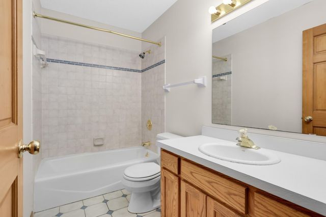 1414 Corral Lane, Woodbury, MN 55125