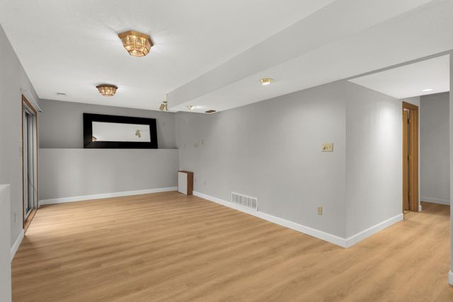 1414 Corral Lane, Woodbury, MN 55125