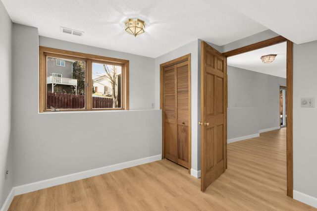 1414 Corral Lane, Woodbury, MN 55125