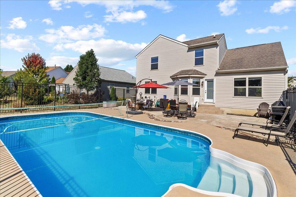 1530 Carmel Drive 1530 Carmel Drive, Marysville, OH 43040