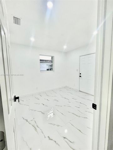 1409 NE 151st Ter 1409, North Miami Beach, FL 33162