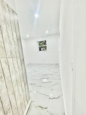 1409 NE 151st Ter 1409, North Miami Beach, FL 33162