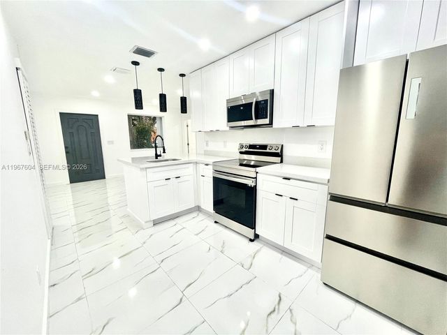 1409 NE 151st Ter 1409, North Miami Beach, FL 33162