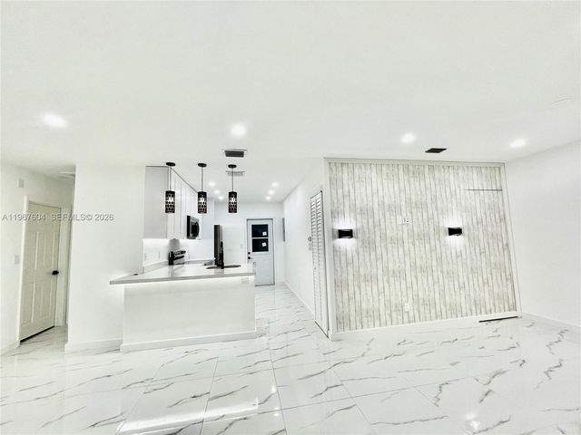 1409 NE 151st Ter 1409, North Miami Beach, FL 33162