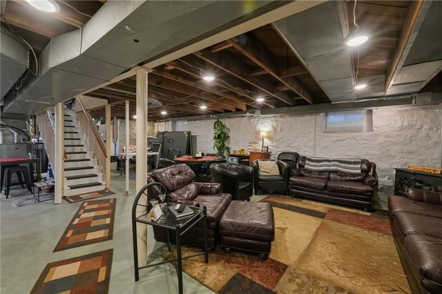 14401 Lookout Drive, Kansas City, MO 64139