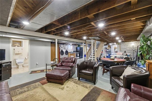 14401 Lookout Drive, Kansas City, MO 64139