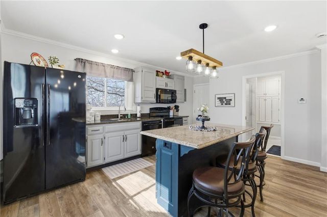 14401 Lookout Drive, Kansas City, MO 64139