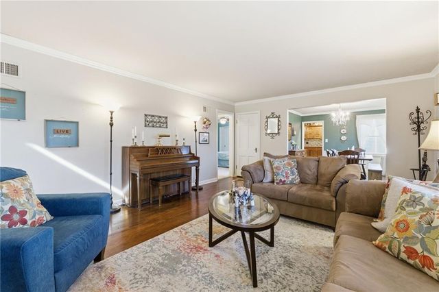 14401 Lookout Drive, Kansas City, MO 64139