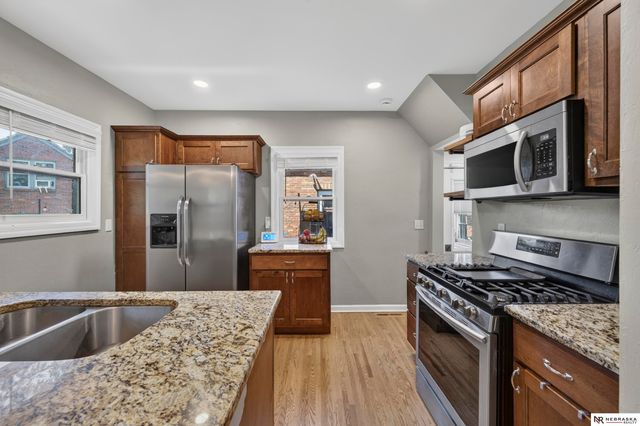 2004 N 51st Street, Omaha, NE 68104