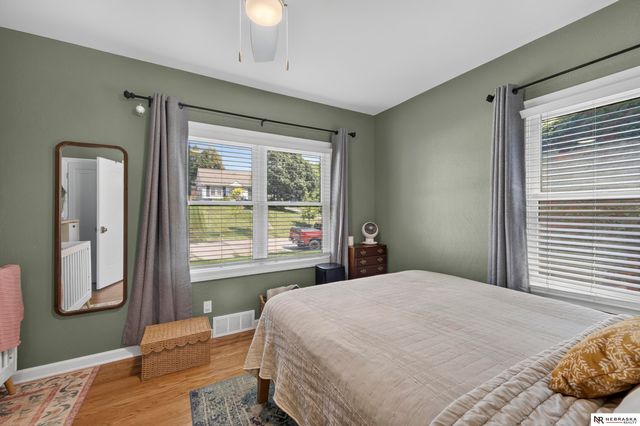 2004 N 51st Street, Omaha, NE 68104