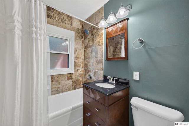 2004 N 51st Street, Omaha, NE 68104