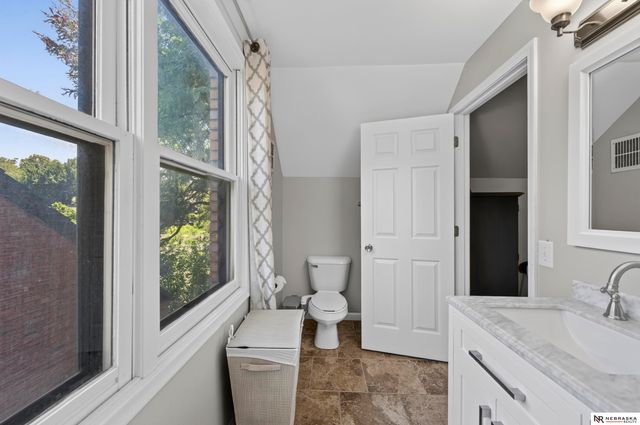 2004 N 51st Street, Omaha, NE 68104