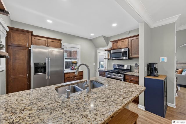 2004 N 51st Street, Omaha, NE 68104
