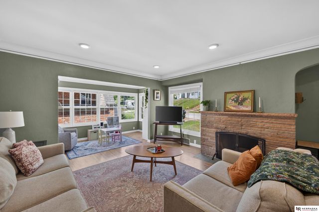 2004 N 51st Street, Omaha, NE 68104