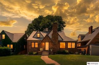 2004 N 51st Street, Omaha, NE 68104