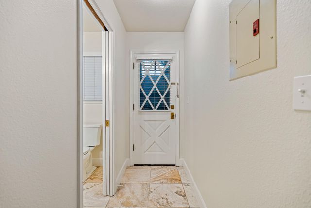 3829 Mondrian Dr, Modesto, CA 95356