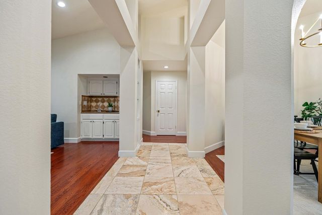 3829 Mondrian Dr, Modesto, CA 95356