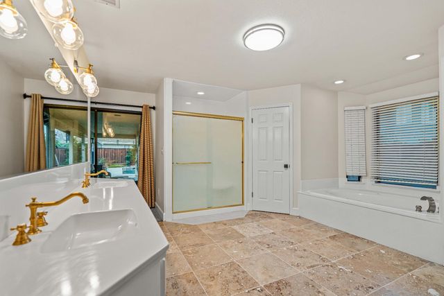 3829 Mondrian Dr, Modesto, CA 95356