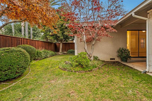 3829 Mondrian Dr, Modesto, CA 95356