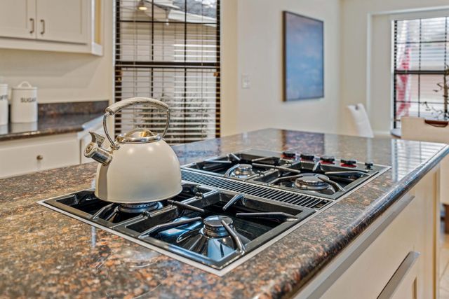 3829 Mondrian Dr, Modesto, CA 95356