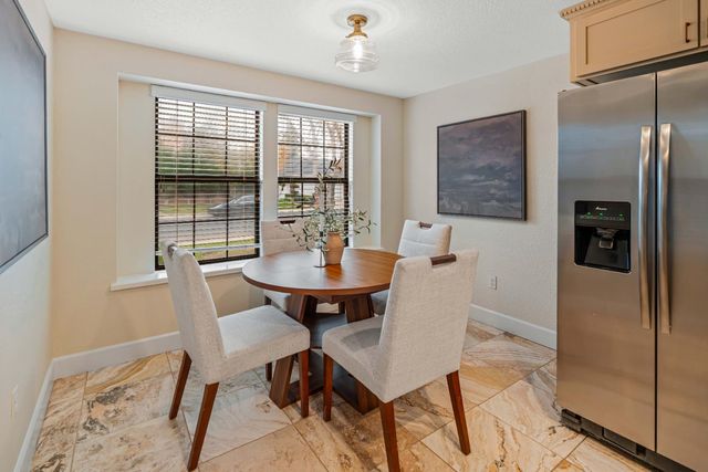 3829 Mondrian Dr, Modesto, CA 95356