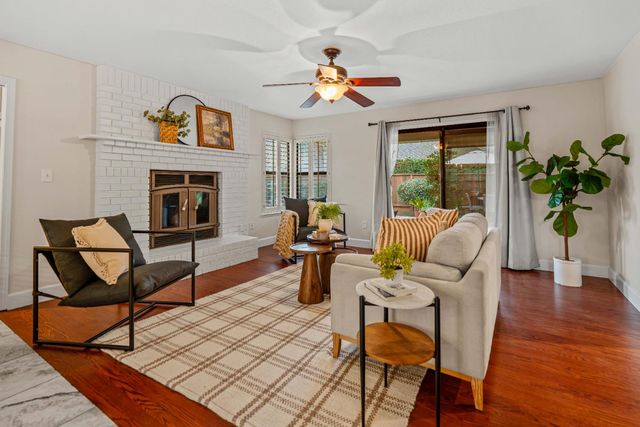 3829 Mondrian Dr, Modesto, CA 95356