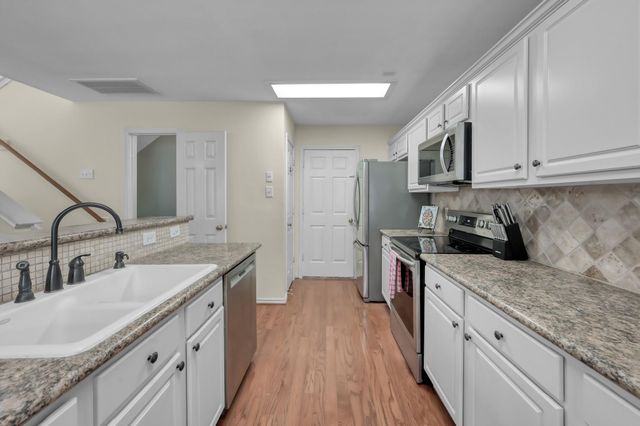 106 N Walden Elms Circle, The Woodlands, TX 77382