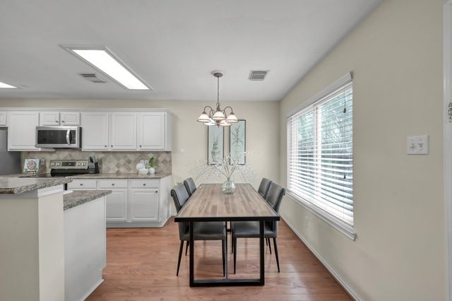 106 N Walden Elms Circle, The Woodlands, TX 77382