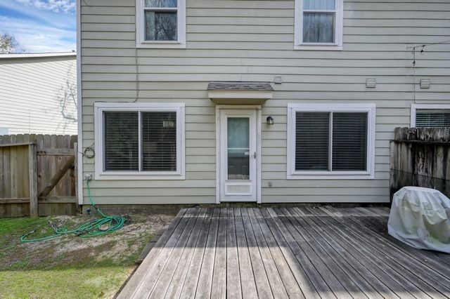 106 N Walden Elms Circle, The Woodlands, TX 77382