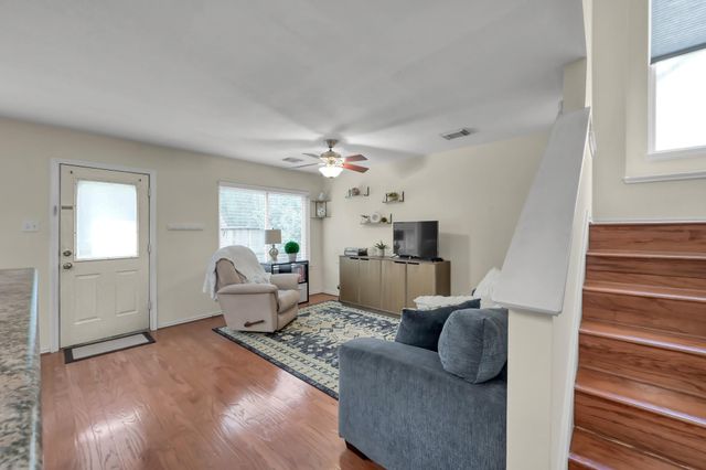 106 N Walden Elms Circle, The Woodlands, TX 77382