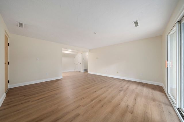 18 Kingswood Dr 5, Abington, MA 02351
