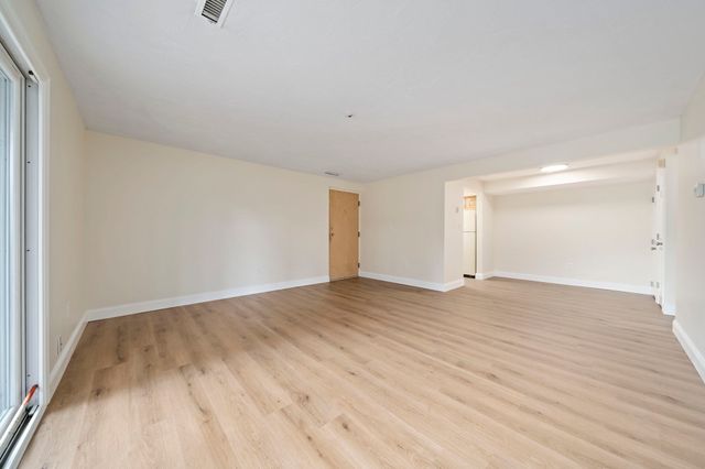 18 Kingswood Dr 5, Abington, MA 02351