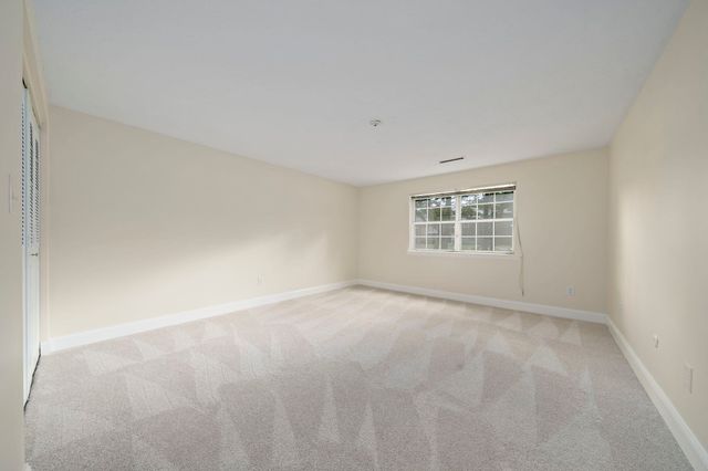 18 Kingswood Dr 5, Abington, MA 02351
