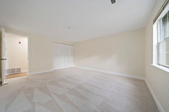 18 Kingswood Dr 5, Abington, MA 02351