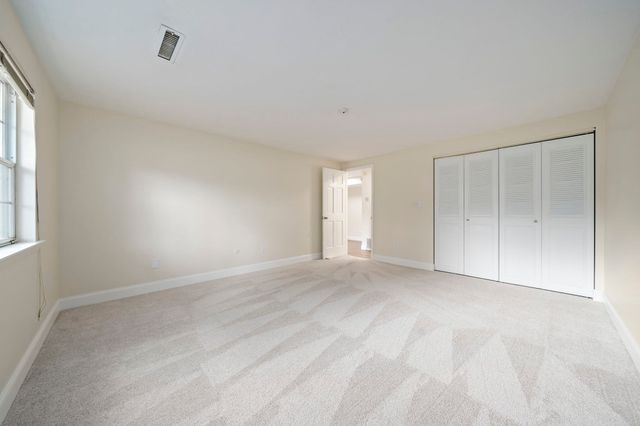 18 Kingswood Dr 5, Abington, MA 02351