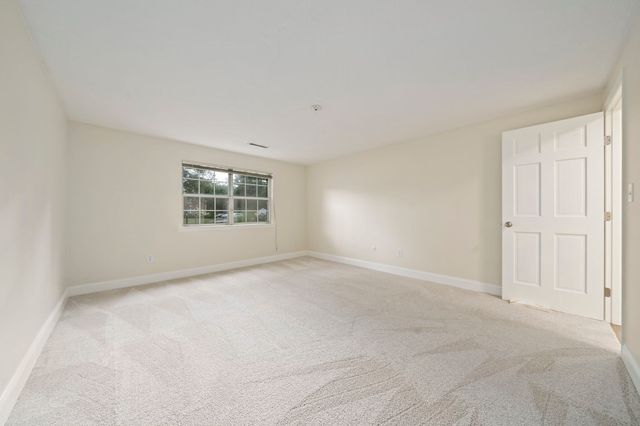 18 Kingswood Dr 5, Abington, MA 02351