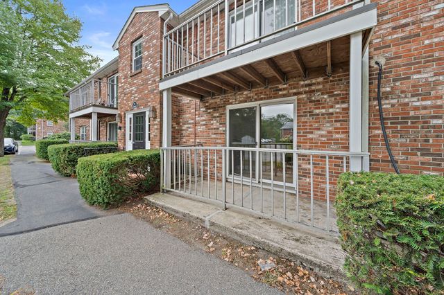 18 Kingswood Dr 5, Abington, MA 02351